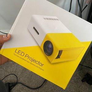 LED PROJECTOR